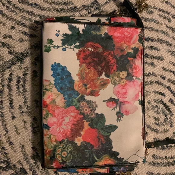 Colourful floral crossbody. - Picture 3 of 6